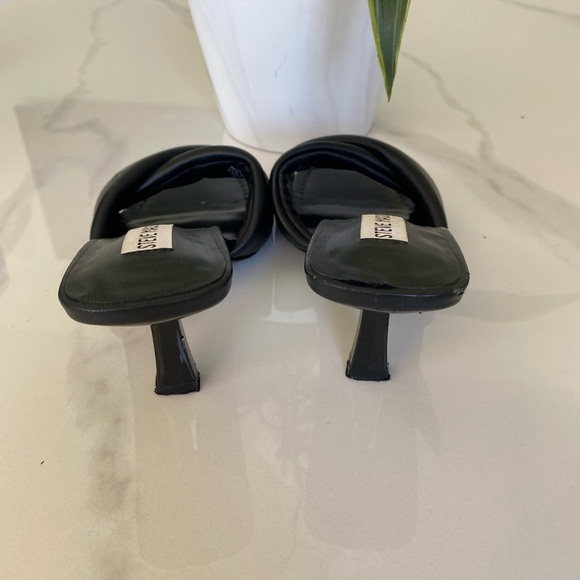 Steve Madden Black Mules Sleek Crossover Design - Picture 2 of 6
